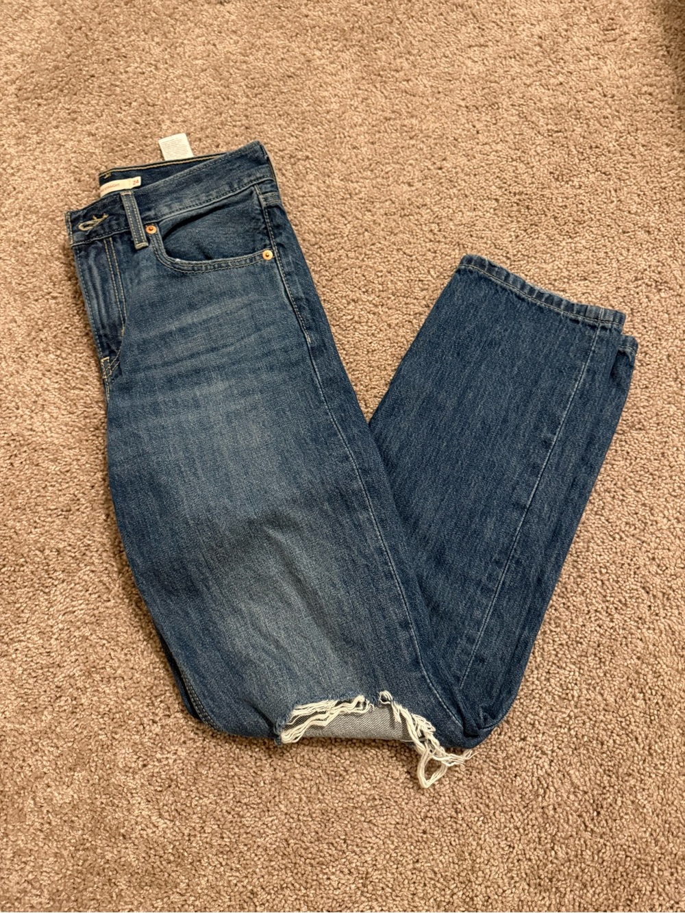 Levi’s low pro straight Jeans ripped knees size 24
